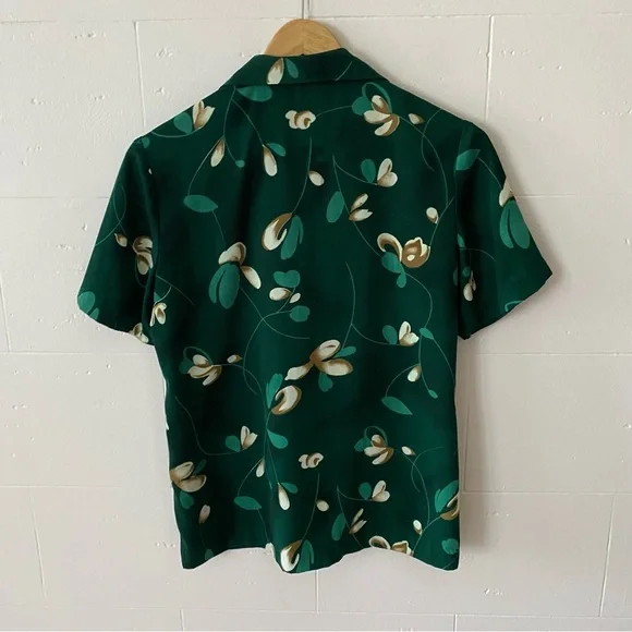 Vintage Blouse with Ornate Buttons - Picture 7 of 8